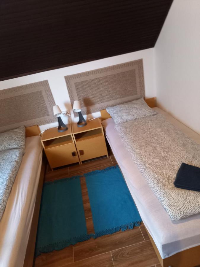 Fuzfa Apartmanhaz Тамаши Стая снимка